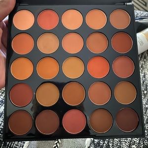 Morphe eyeshadow palette